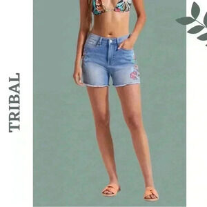 Tribal Brooke Girlfriend Shorts w/Embroidery Sky Blue 5395XX-4798-0293 Denim